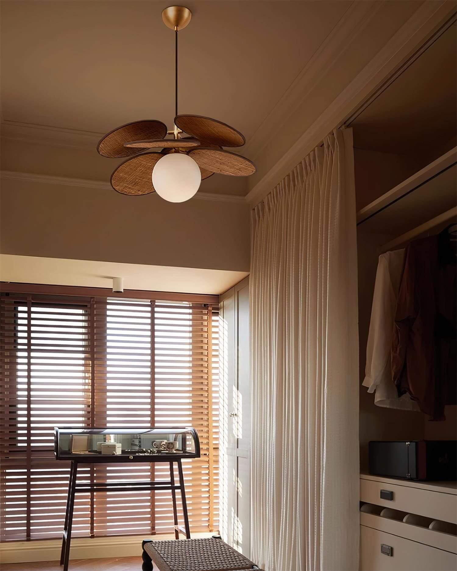 Lunetra Chandelier
