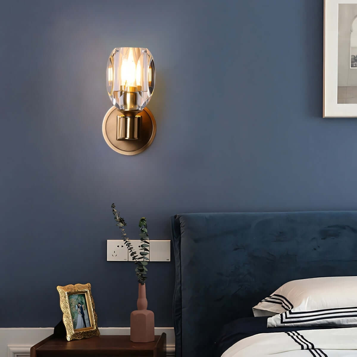 Rimolyn Crystal Wall Lamp