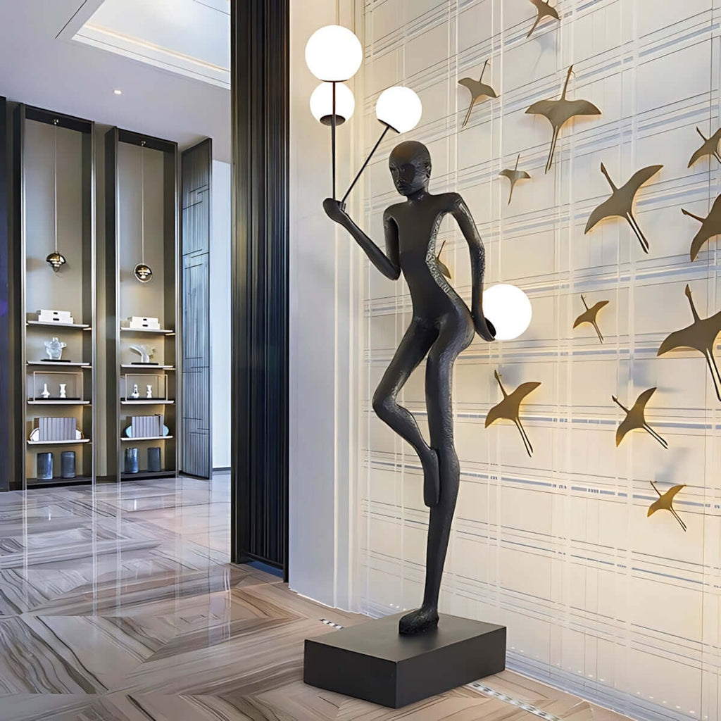 Varnilo Sculptural Floor Lamp