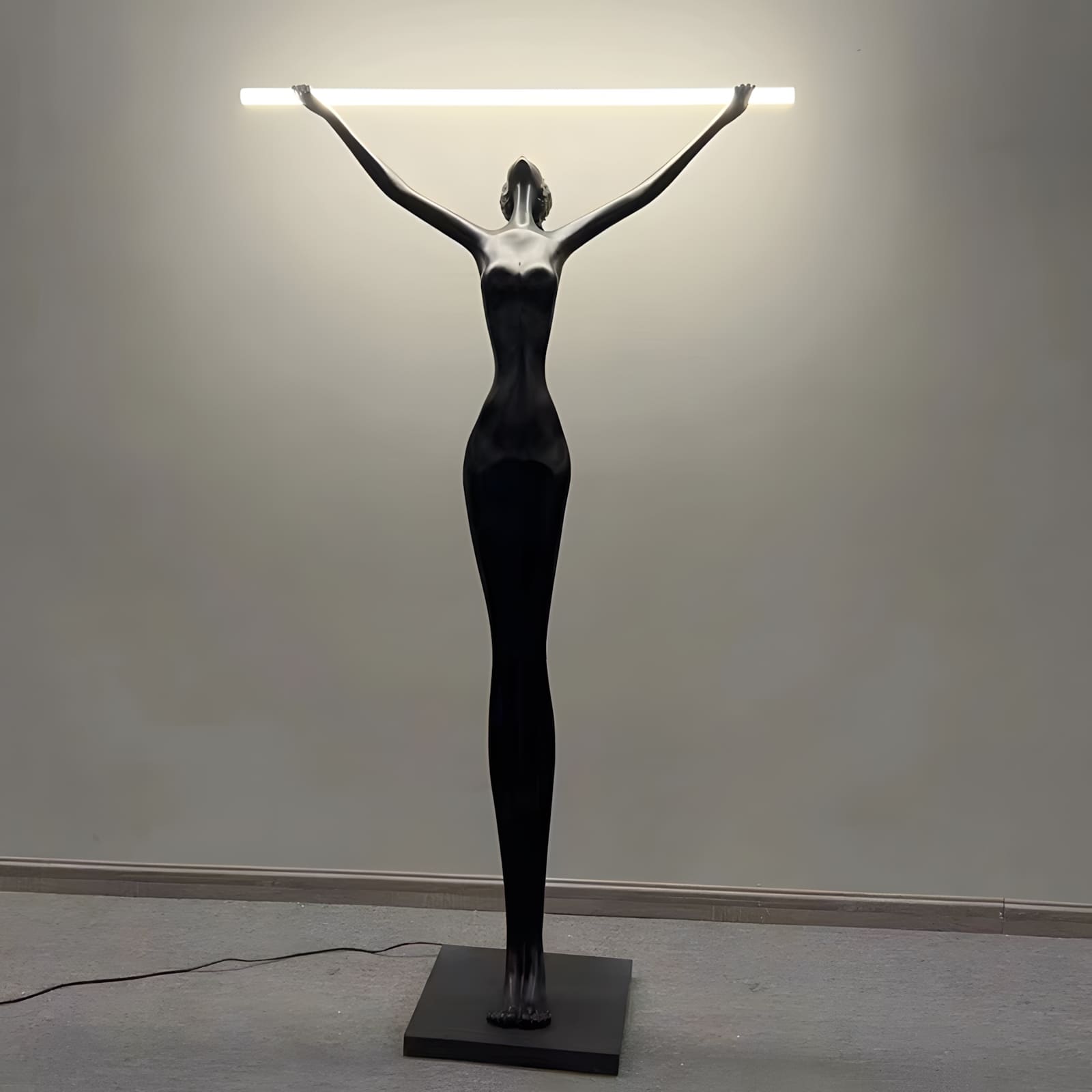 Yuvita Sculpture Floor Lamp