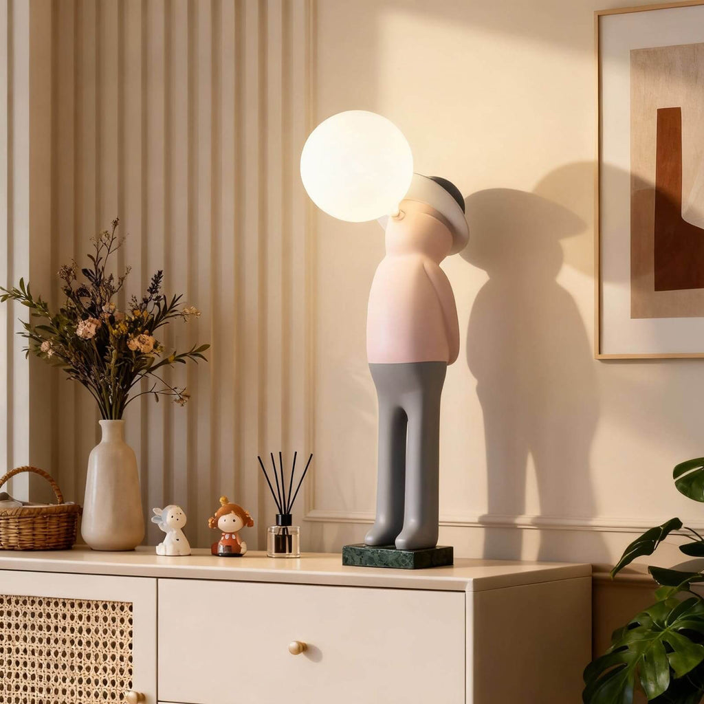 Molunu Sculpture Table Lamp