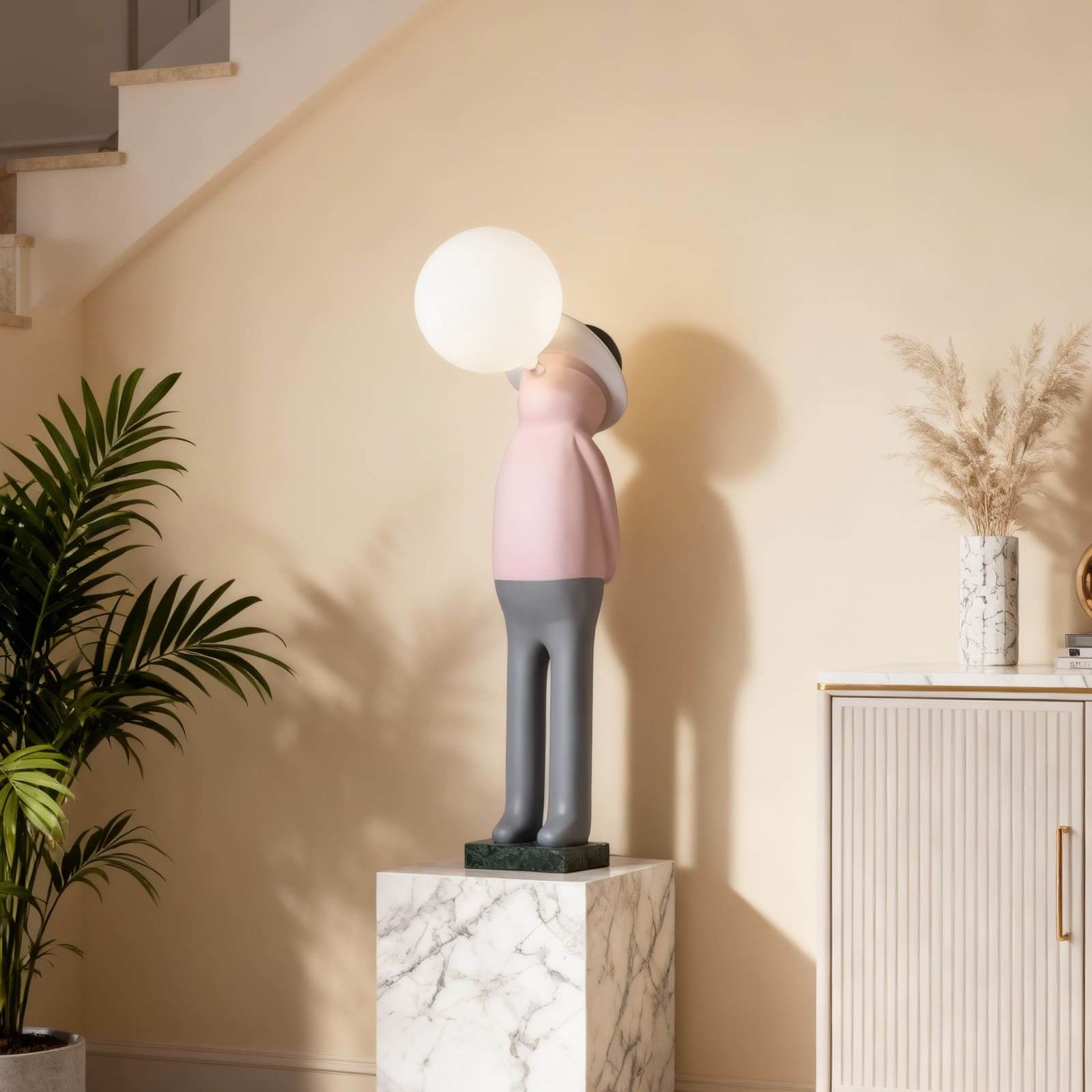 Molunu Sculpture Table Lamp
